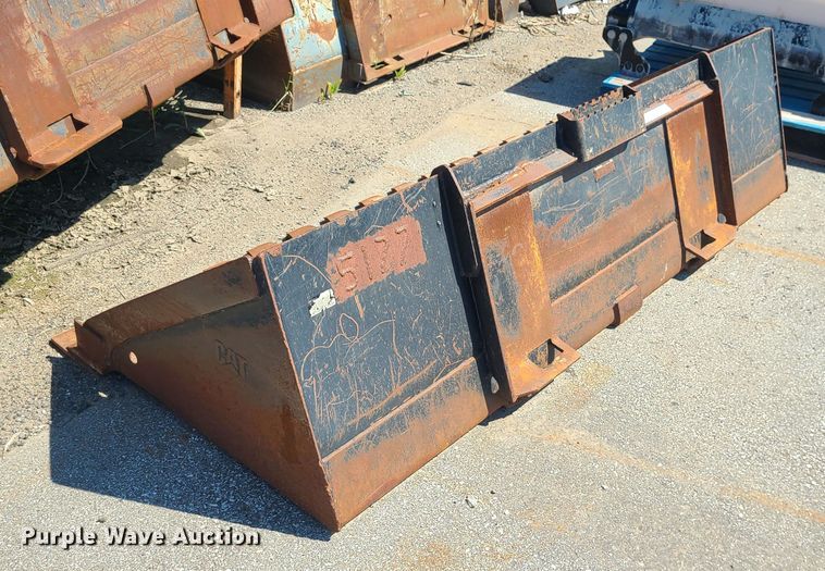 image for item KH9354 Caterpillar  skid steer bucket