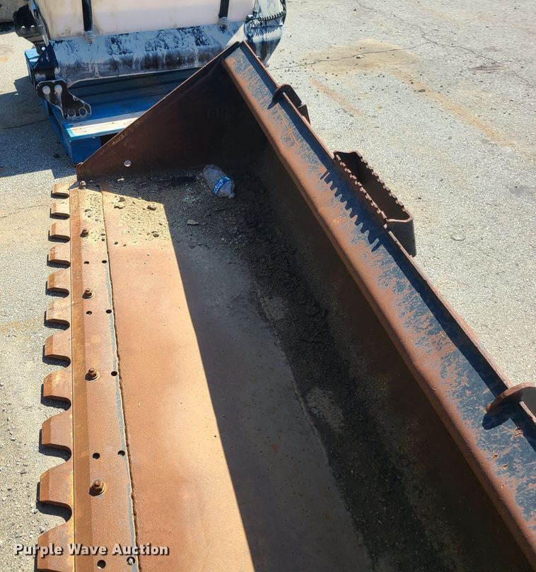 image for item KH9354 Caterpillar  skid steer bucket