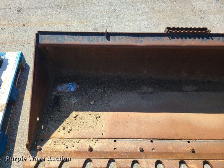 image for item KH9354 Caterpillar  skid steer bucket