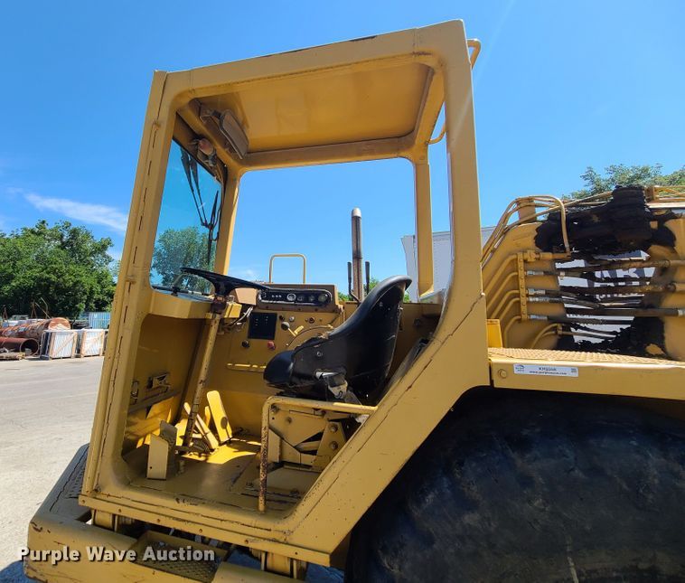 image for item KH9358 1989 Caterpillar 613C  elevating scraper