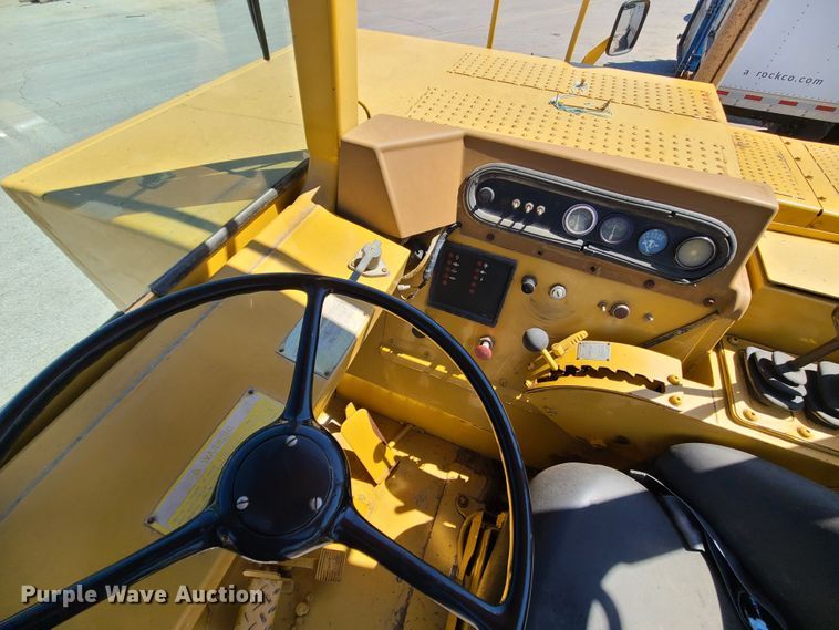 image for item KH9358 1989 Caterpillar 613C  elevating scraper