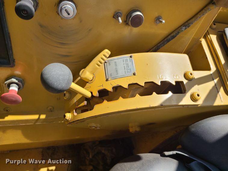 image for item KH9358 1989 Caterpillar 613C  elevating scraper