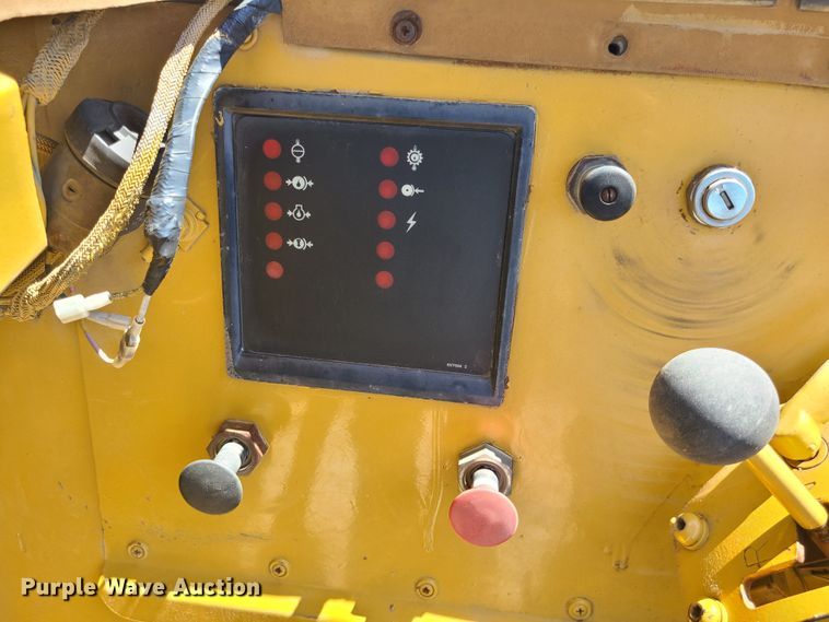 image for item KH9358 1989 Caterpillar 613C  elevating scraper