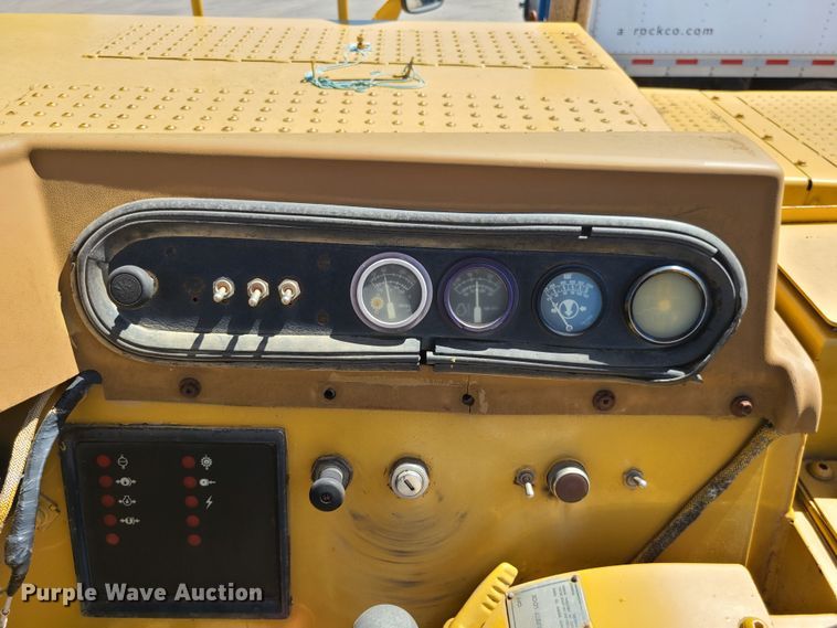 image for item KH9358 1989 Caterpillar 613C  elevating scraper