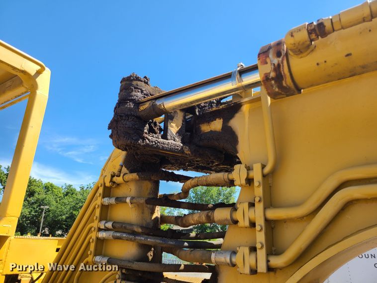 image for item KH9358 1989 Caterpillar 613C  elevating scraper