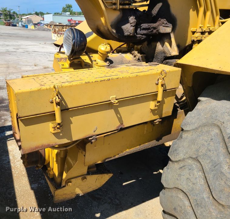 image for item KH9358 1989 Caterpillar 613C  elevating scraper