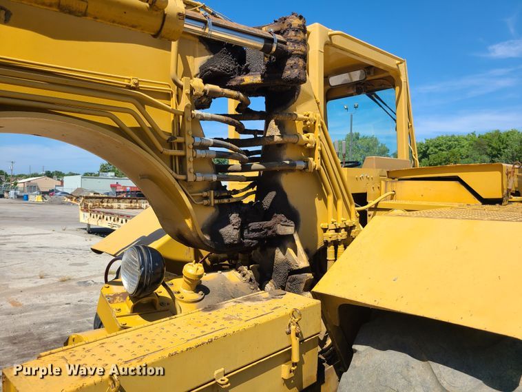 image for item KH9358 1989 Caterpillar 613C  elevating scraper