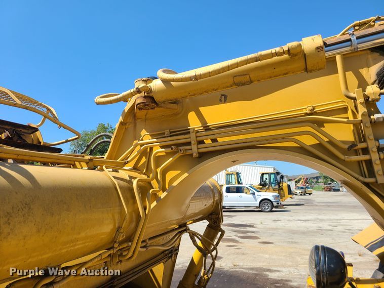 image for item KH9358 1989 Caterpillar 613C  elevating scraper