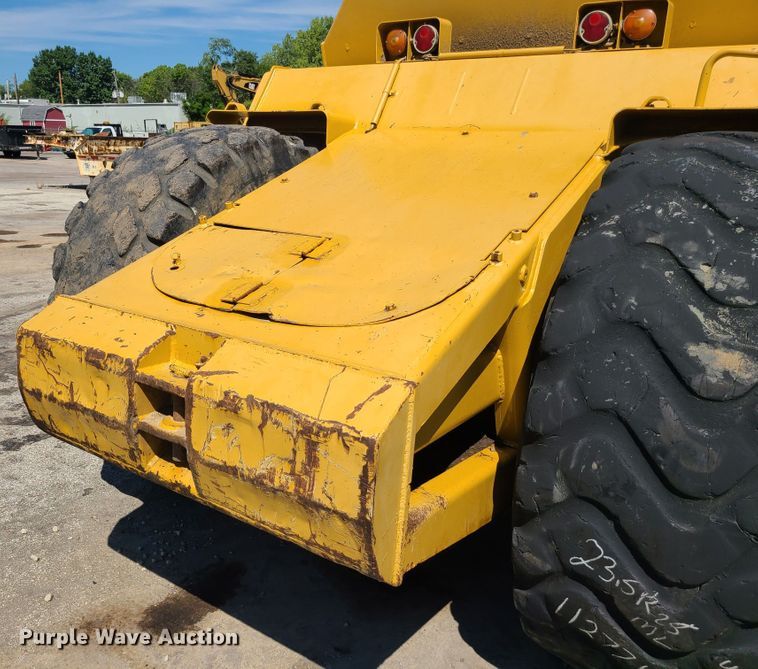 image for item KH9358 1989 Caterpillar 613C  elevating scraper