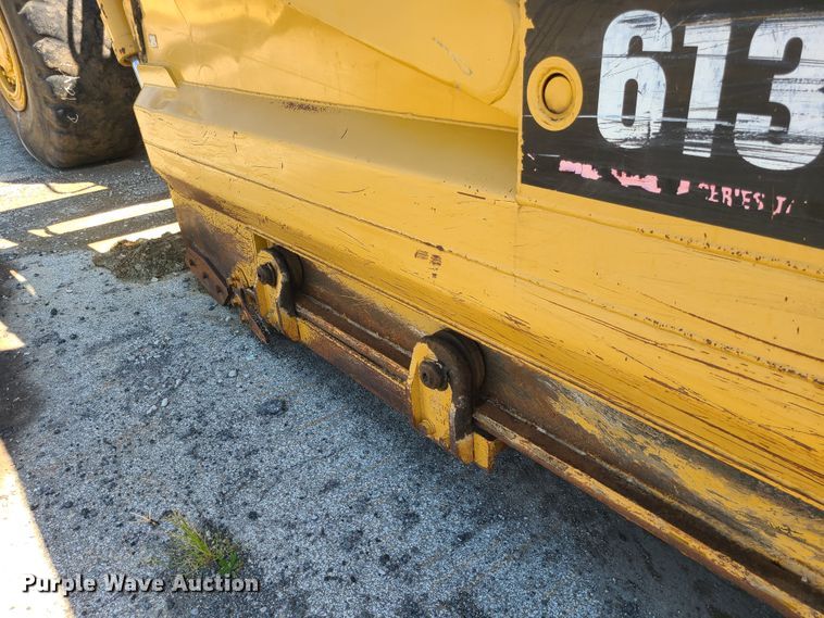image for item KH9358 1989 Caterpillar 613C  elevating scraper