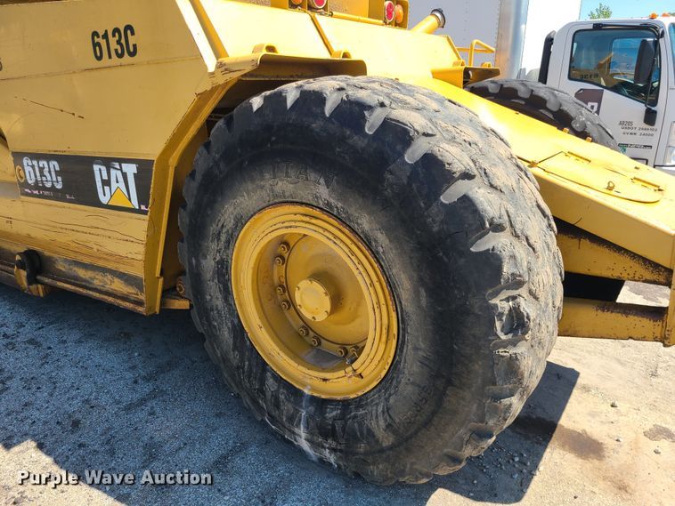 image for item KH9358 1989 Caterpillar 613C  elevating scraper
