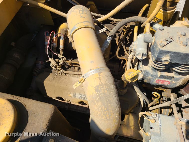 image for item KH9358 1989 Caterpillar 613C  elevating scraper