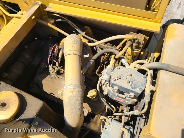 image for item KH9358 1989 Caterpillar 613C  elevating scraper