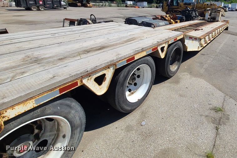 image for item KH9366 1998 Trail King TK100HDS  lowboy equipment trailer
