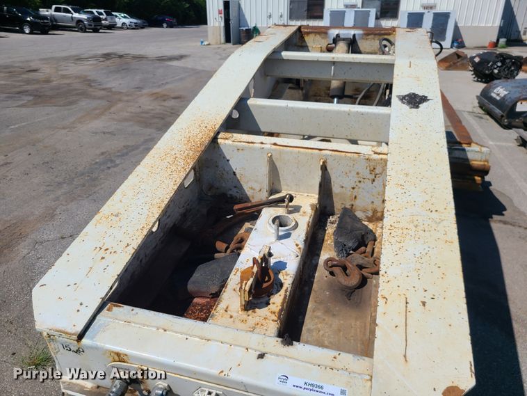 image for item KH9366 1998 Trail King TK100HDS  lowboy equipment trailer