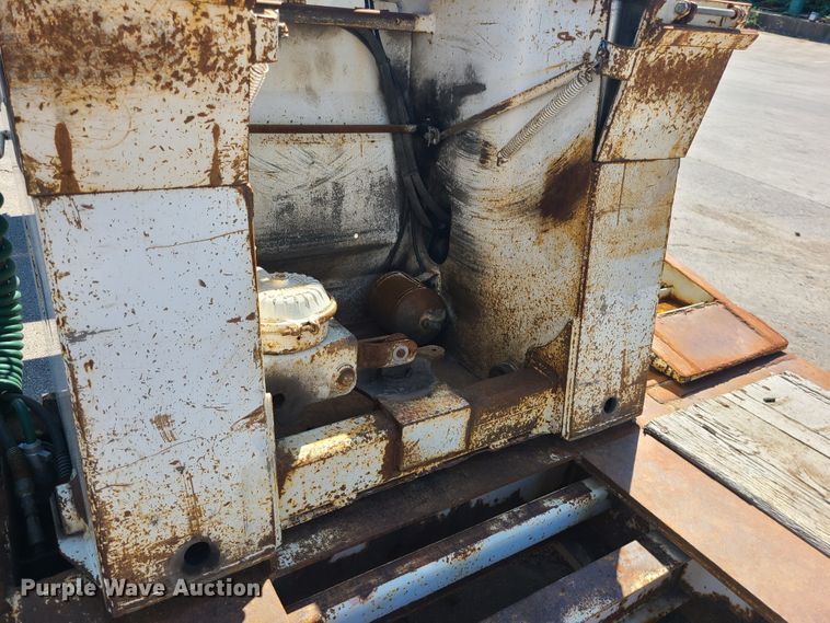 image for item KH9366 1998 Trail King TK100HDS  lowboy equipment trailer