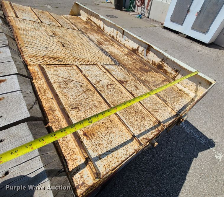 image for item KH9366 1998 Trail King TK100HDS  lowboy equipment trailer