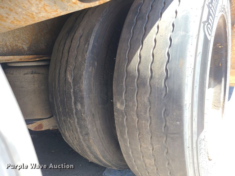 image for item KH9366 1998 Trail King TK100HDS  lowboy equipment trailer