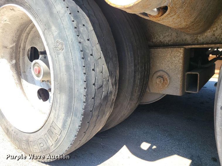 image for item KH9366 1998 Trail King TK100HDS  lowboy equipment trailer