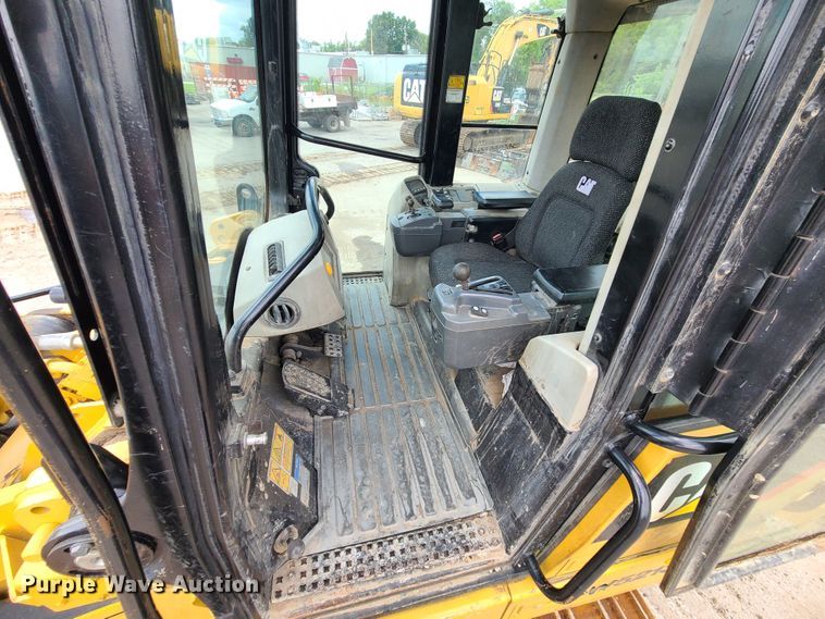 image for item KH9368 2012 Caterpillar 963D  track loader