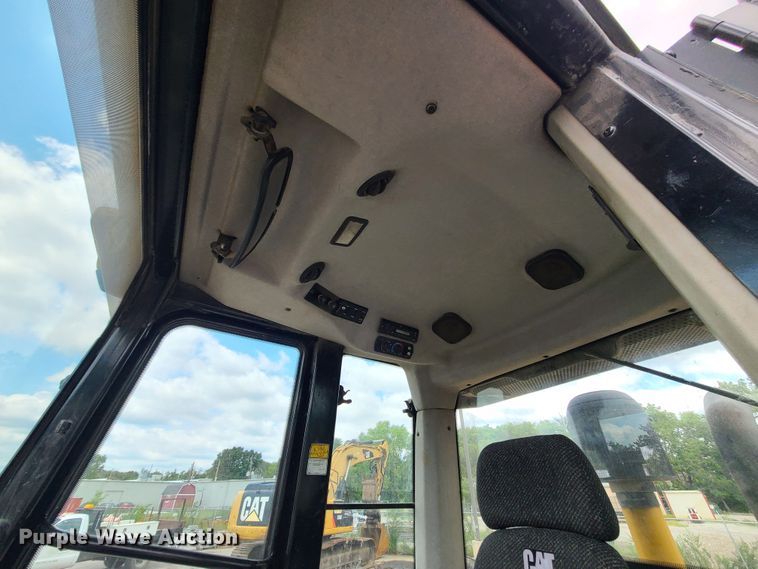 image for item KH9368 2012 Caterpillar 963D  track loader