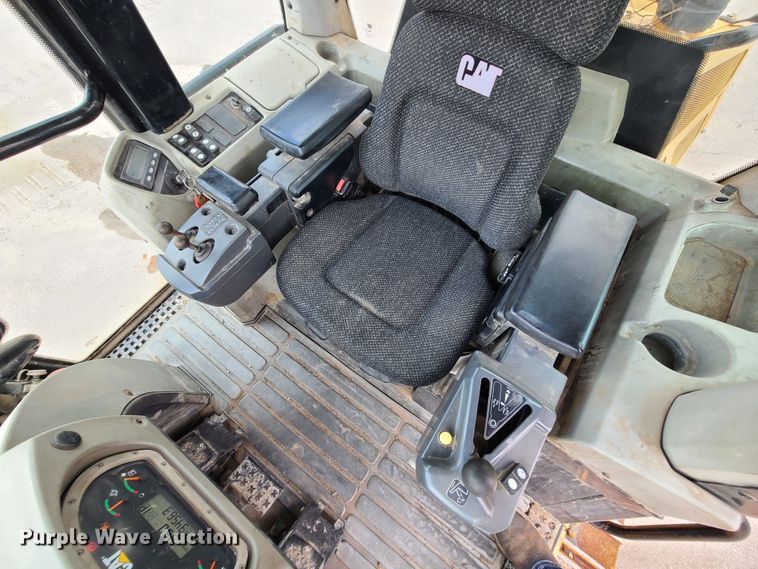 image for item KH9368 2012 Caterpillar 963D  track loader