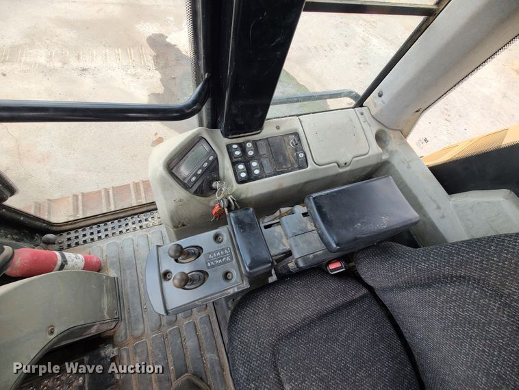 image for item KH9368 2012 Caterpillar 963D  track loader