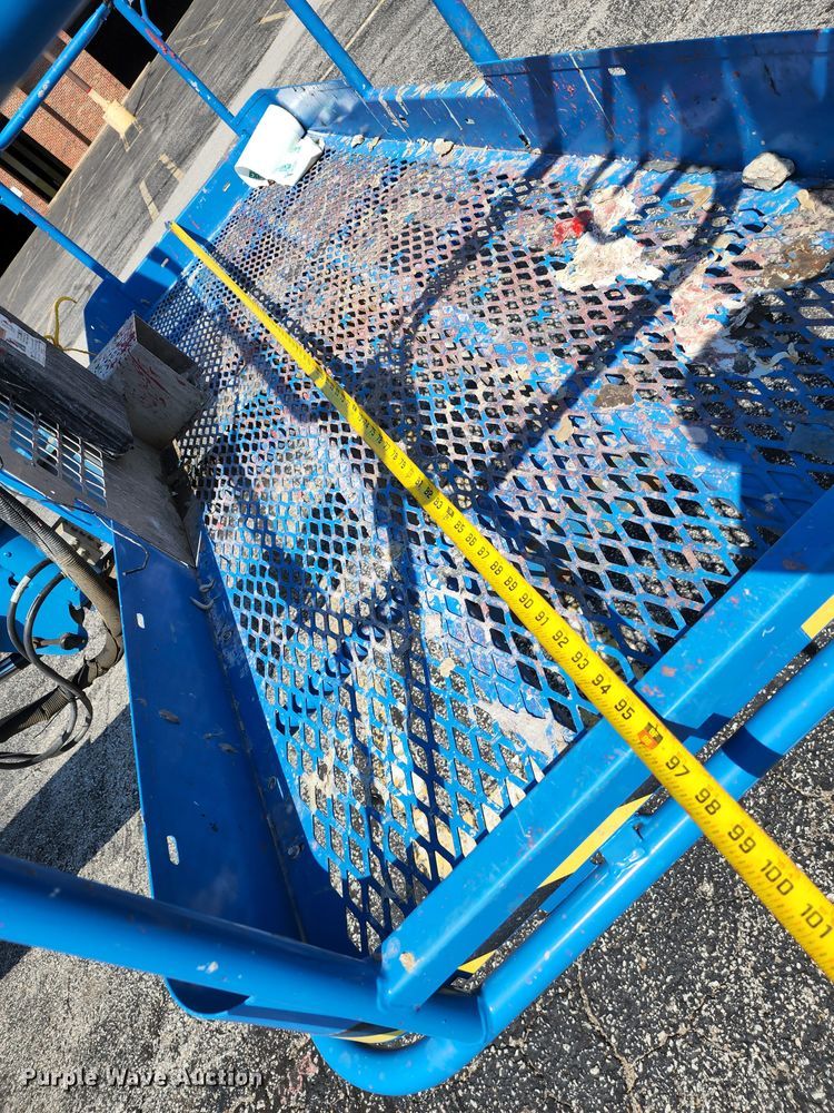 image for item KH9378 1998 Genie S-60  boom lift