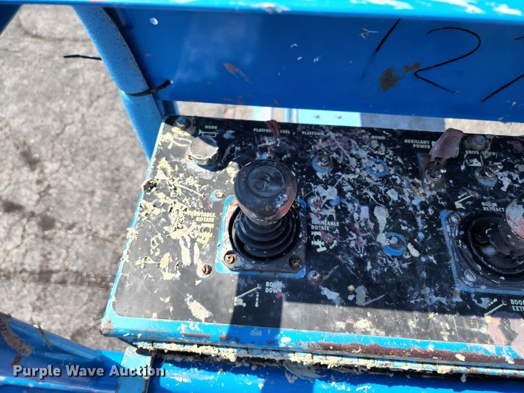 image for item KH9378 1998 Genie S-60  boom lift