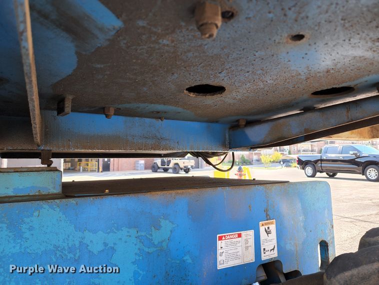 image for item KH9378 1998 Genie S-60  boom lift