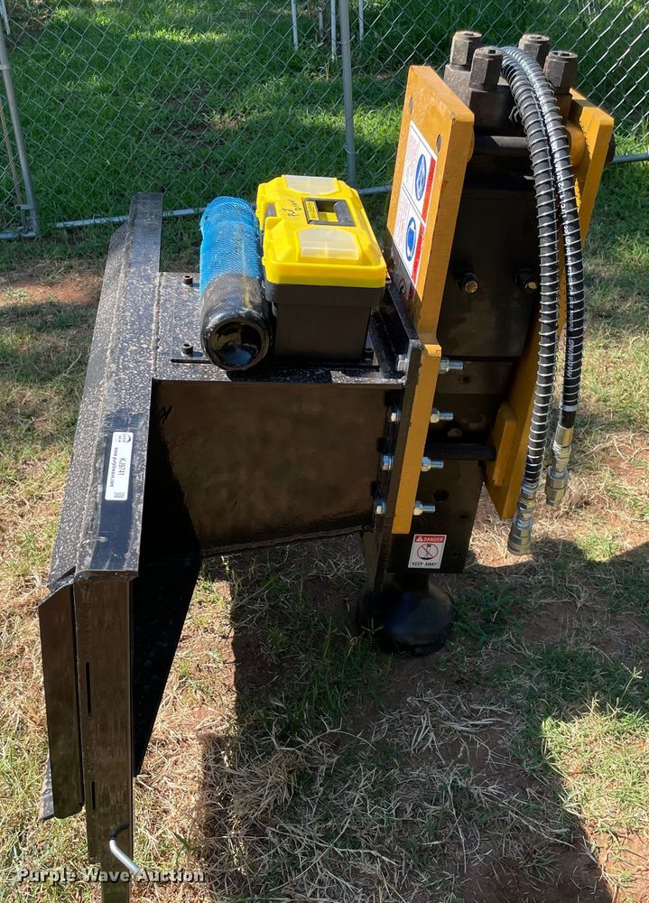 image for item KJ9741 2022 Agrotk PD680-PZ  skid steer post driver