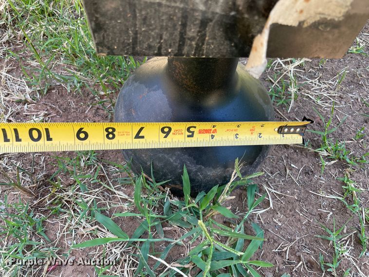 image for item KJ9741 2022 Agrotk PD680-PZ  skid steer post driver