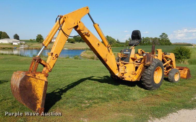 image for item KP9293 John Deere 400  backhoe