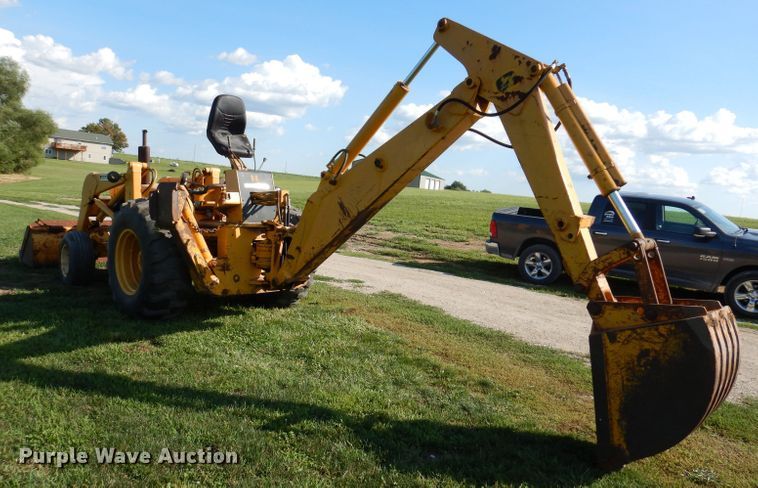 image for item KP9293 John Deere 400  backhoe