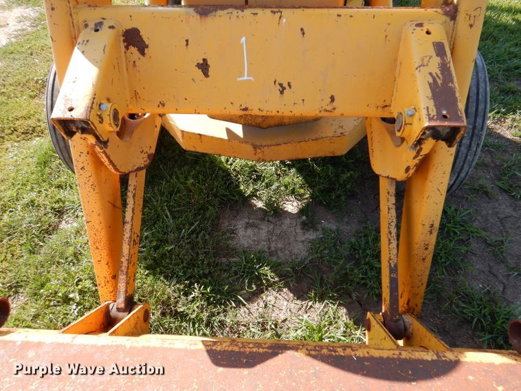 image for item KP9293 John Deere 400  backhoe