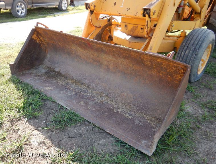 image for item KP9293 John Deere 400  backhoe