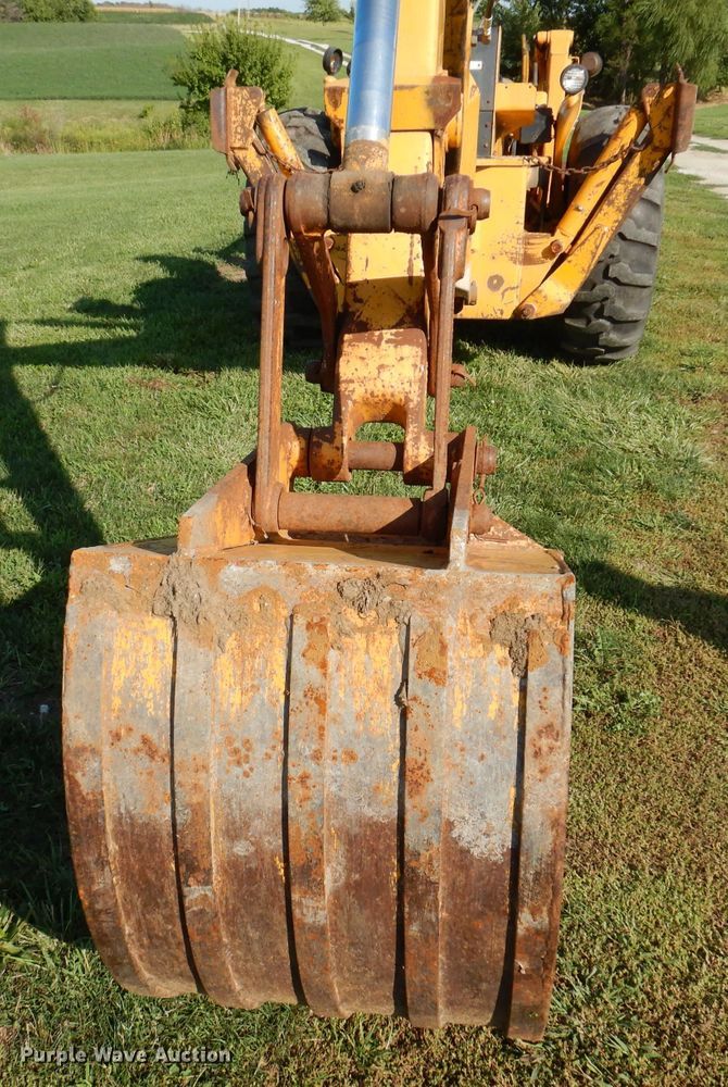 image for item KP9293 John Deere 400  backhoe