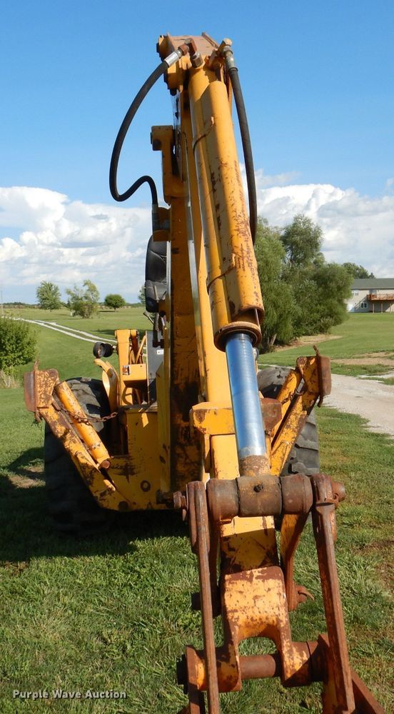 image for item KP9293 John Deere 400  backhoe