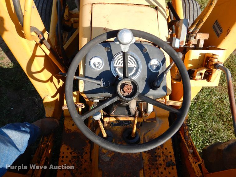 image for item KP9293 John Deere 400  backhoe