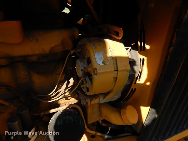 image for item KP9293 John Deere 400  backhoe