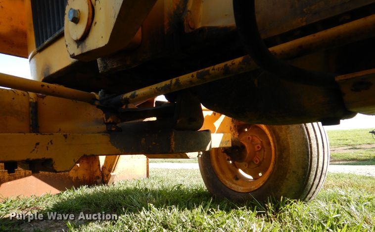 image for item KP9293 John Deere 400  backhoe