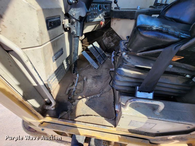 image for item KT9896 1994 Caterpillar 627F  conventional scraper