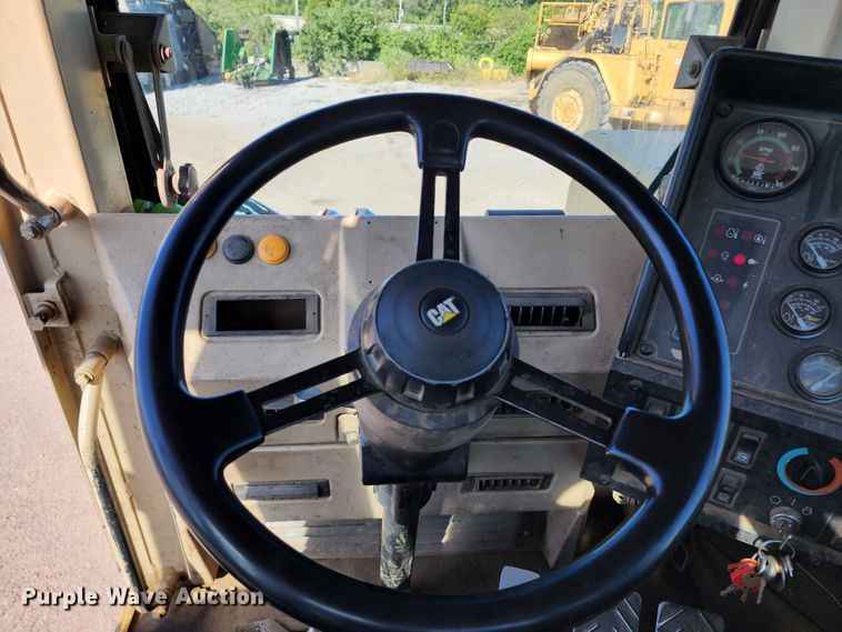 image for item KT9896 1994 Caterpillar 627F  conventional scraper