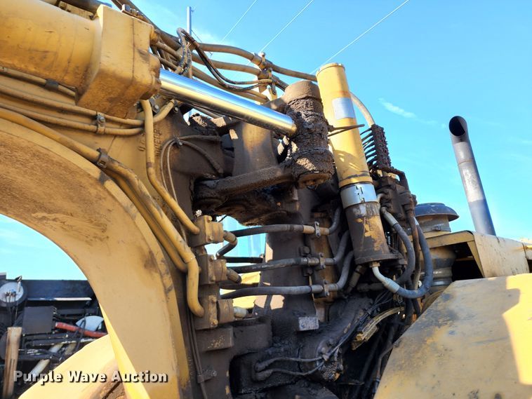 image for item KT9896 1994 Caterpillar 627F  conventional scraper