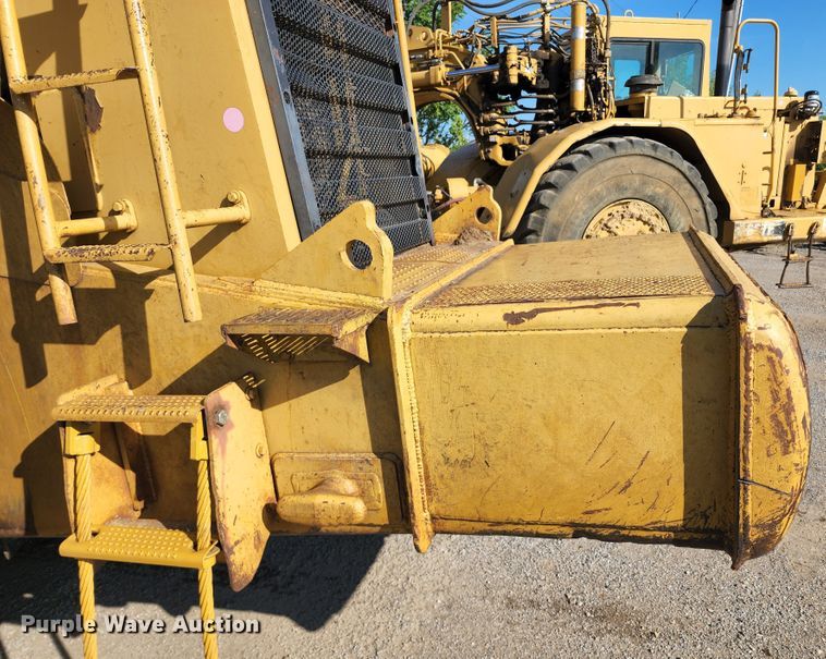 image for item KT9896 1994 Caterpillar 627F  conventional scraper