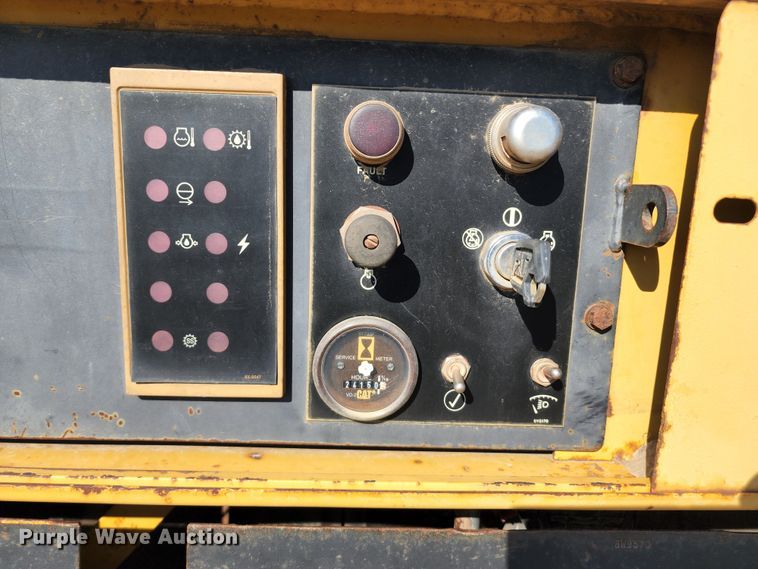 image for item KT9896 1994 Caterpillar 627F  conventional scraper