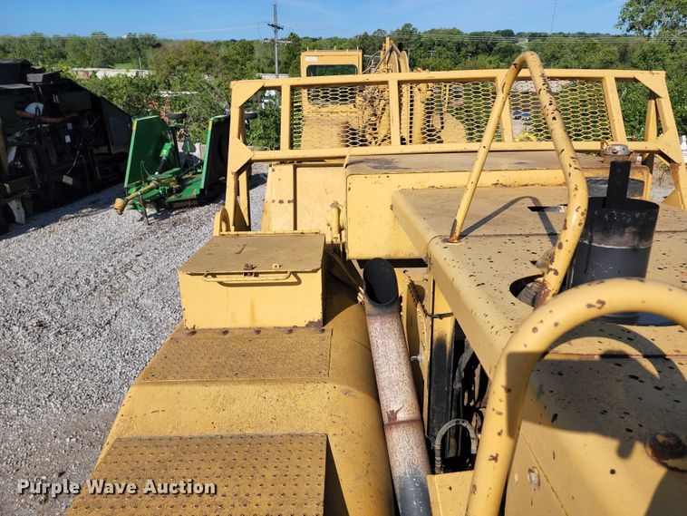 image for item KT9896 1994 Caterpillar 627F  conventional scraper