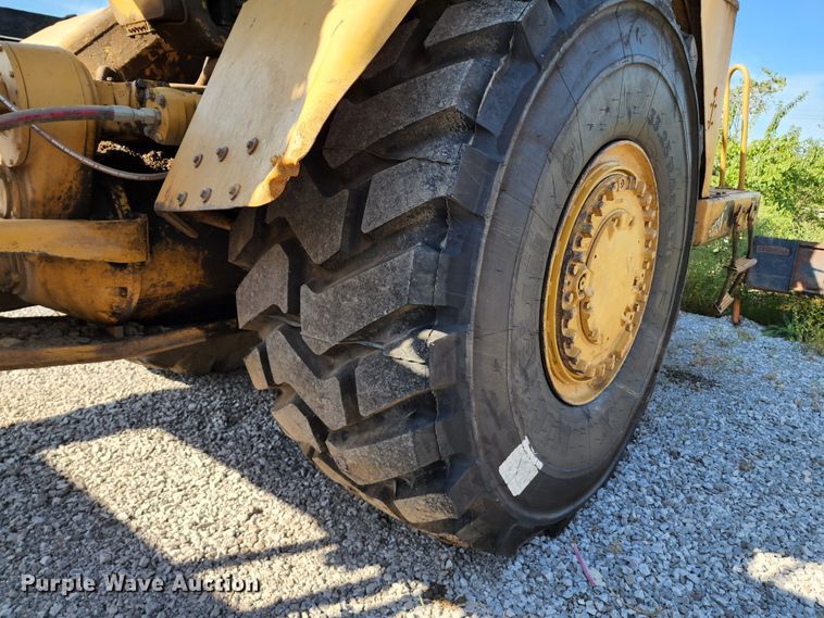 image for item KT9896 1994 Caterpillar 627F  conventional scraper