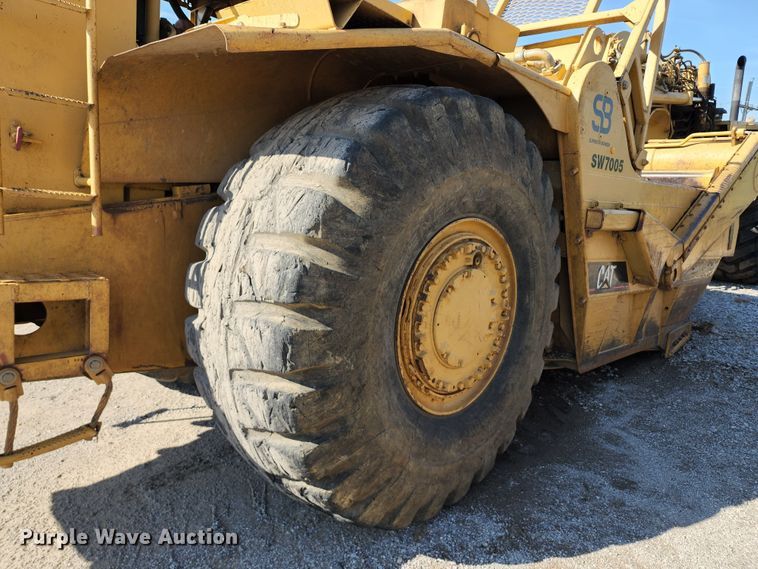 image for item KT9896 1994 Caterpillar 627F  conventional scraper