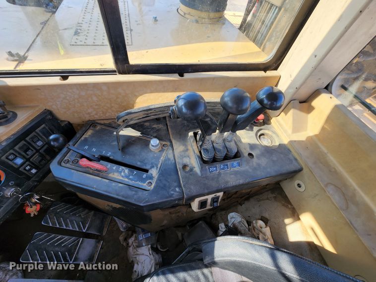 image for item KT9897 1998 Caterpillar 627F  conventional scraper